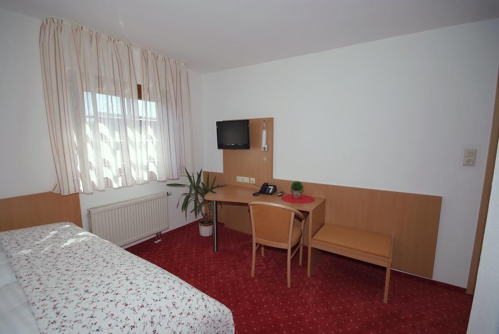 Loewen Hotel & Restaurant Wendlingen am Neckar Værelse billede