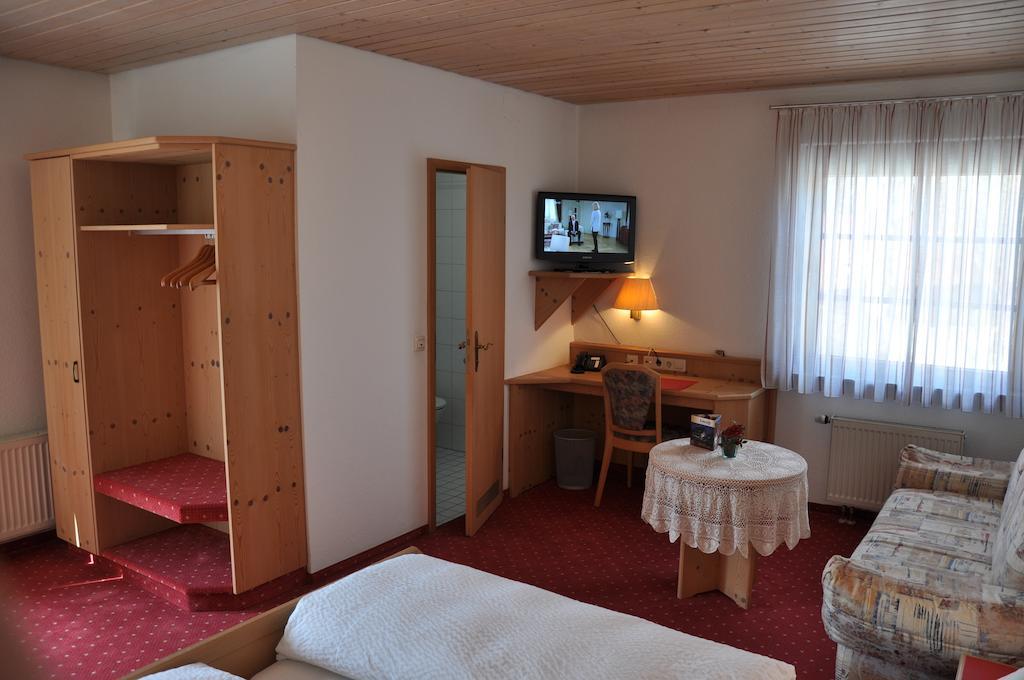 Loewen Hotel & Restaurant Wendlingen am Neckar Eksteriør billede